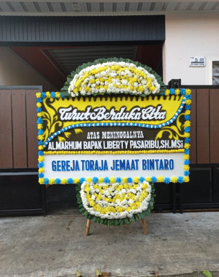 Papan Bunga Duka di Balingga