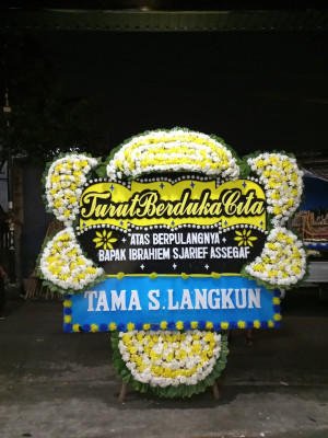 Papan Bunga Duka di Balingga